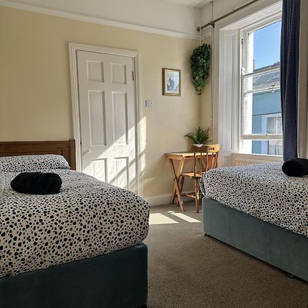 The Grapevine Hostel Дингл Экстерьер фото